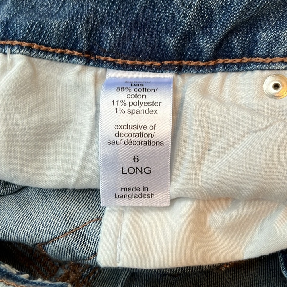 M Jeans. Mid Rise. NWOT - Picture 3 of 5